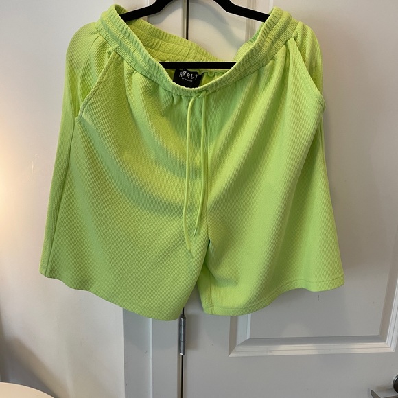 Royalty by Maluma Short and Shirt Set - Picture 7 of 7